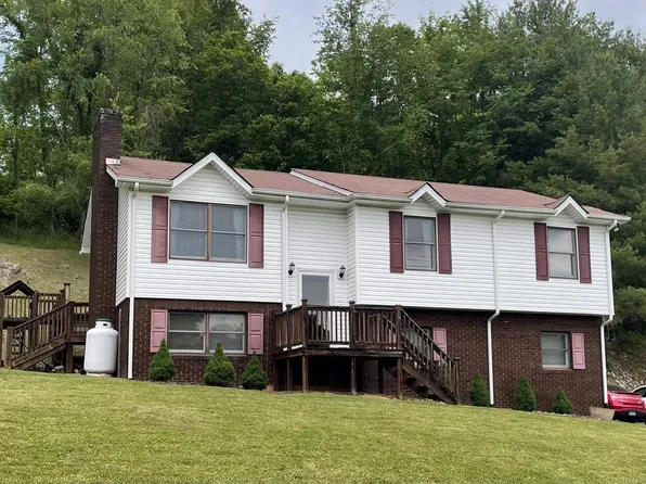 772 Thru Dr, Pounding Mill, VA 24637