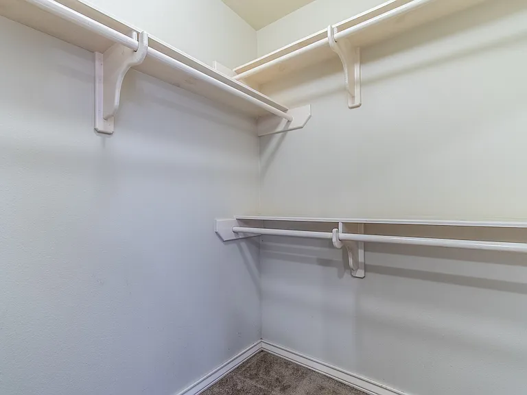 7013 Madiera Dr — Photo 23