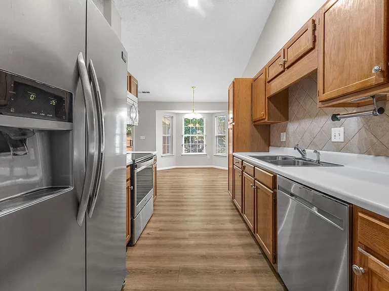 17 Waterfield Ct — Photo 6