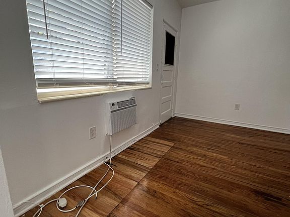 3rd image of 8010 Abbott Ave APT 8