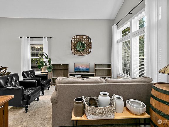 5th image of 14811 48th Ave NW