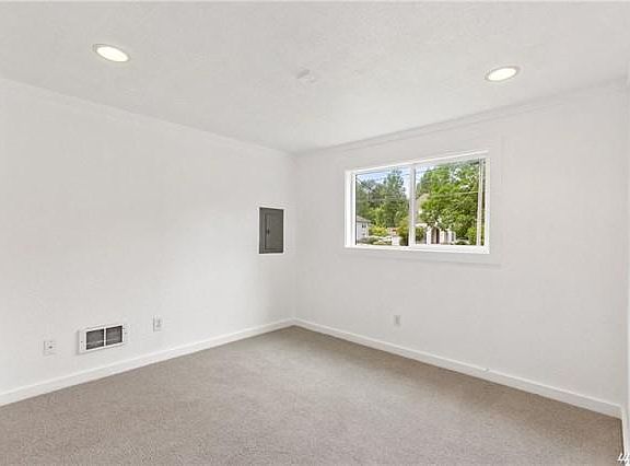 3rd image of 212 Sydney Ave N #A