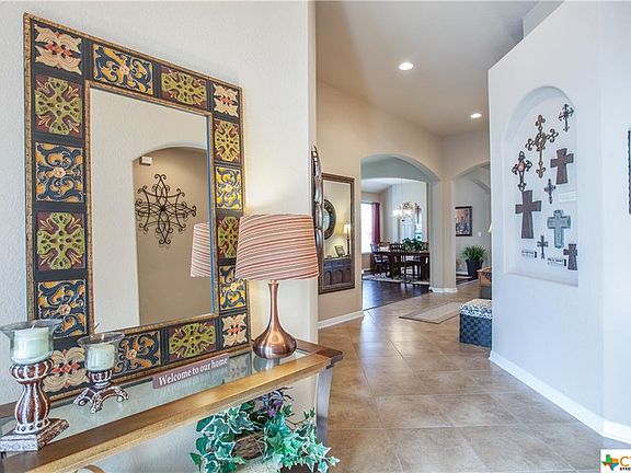 4th image of 542 Oakmont Way