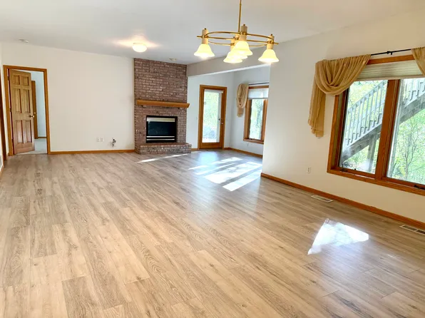 4933 Slater Rd, Eagan, MN 55122