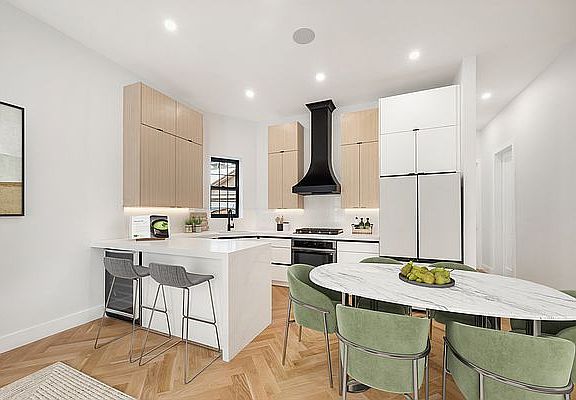 4th image of 36-26 32nd St #1/2