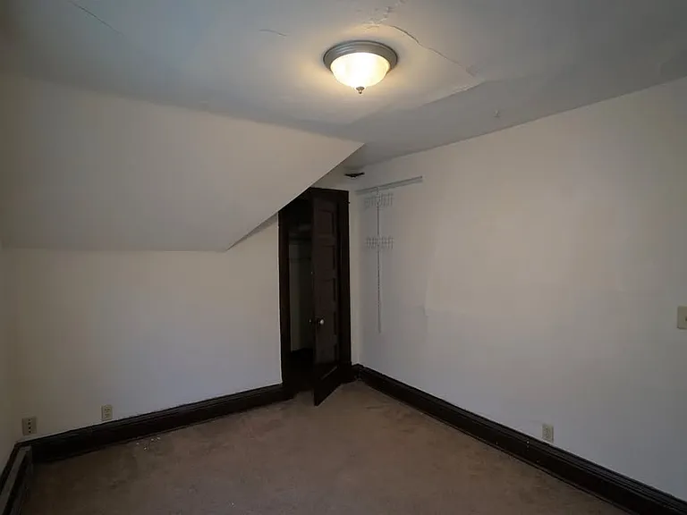 345 W Doty St #2 — Photo 4