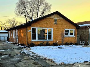 2817 W 100th Pl, Evergreen Park, IL 60805