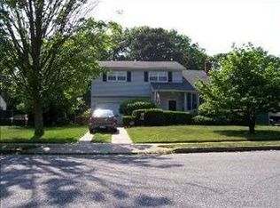 474 Renee Dr, Bayport, NY 11705