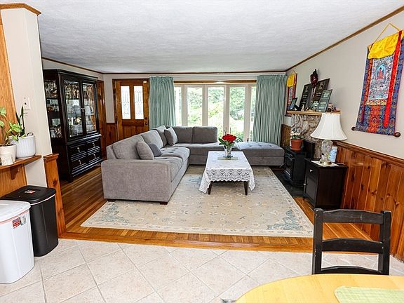 5th image of 116 Pond St