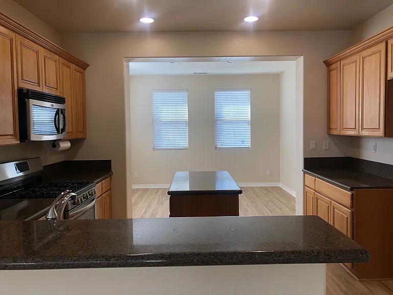 3131 Perdot Ave — Photo 10