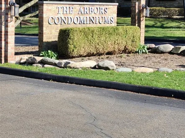 27333 Arborway Rd Unit 44, Southfield, MI 48033