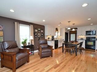 141 Linwood St, Uxbridge, MA 01569