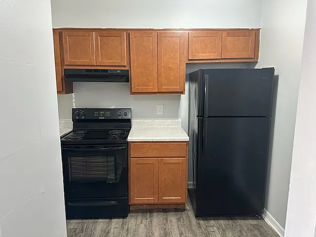 665 Marsh Ave — Photo 4