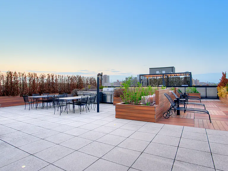2100 Bedford Ave #4E — Photo 8