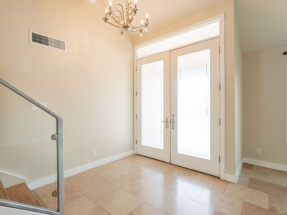 5th image of 1325 W Lobo Ave