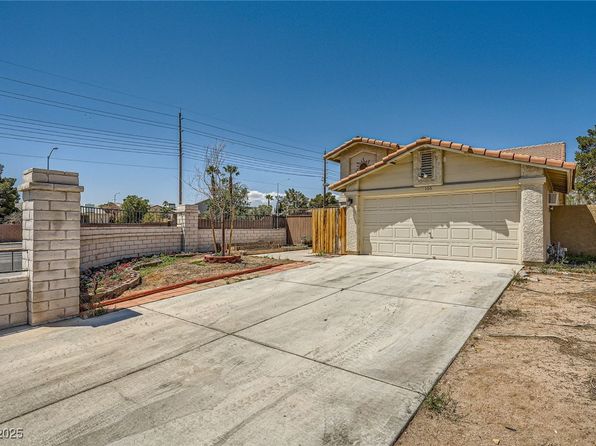 100 Underhill Ct, Las Vegas, NV 89145