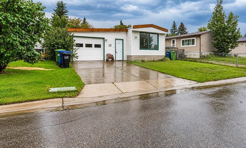 1st image of 24 N Spring Haven Close SE