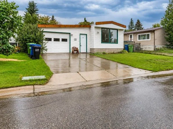 24 N Spring Haven Close SE, Airdrie, AB T4A 1E5