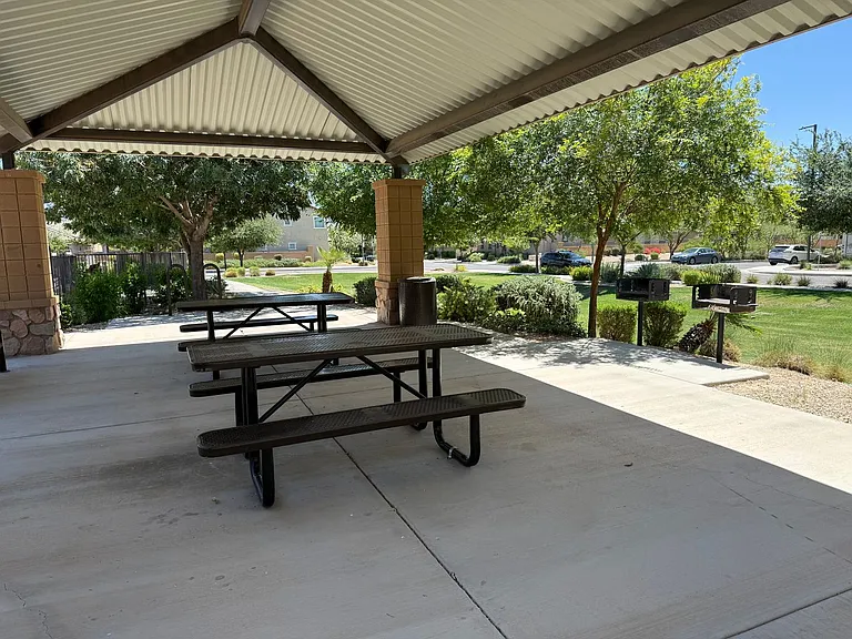 16668 W Sierra St — Photo 11
