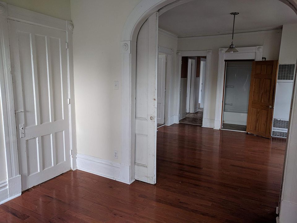 2nd image of 2247 12th St APT 3