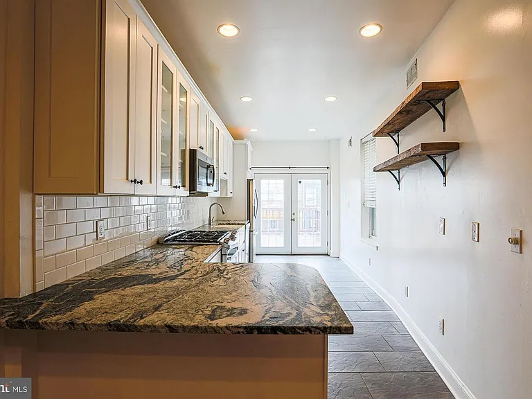 127 N Patterson Park Ave #1 — Photo 17