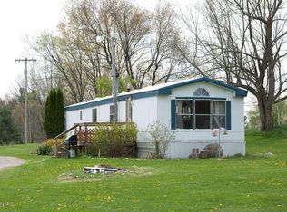 7238 W Howard City Edmore Rd, Six Lakes, MI 48886