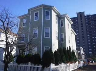 37 Townsend St, Worcester, MA 01609