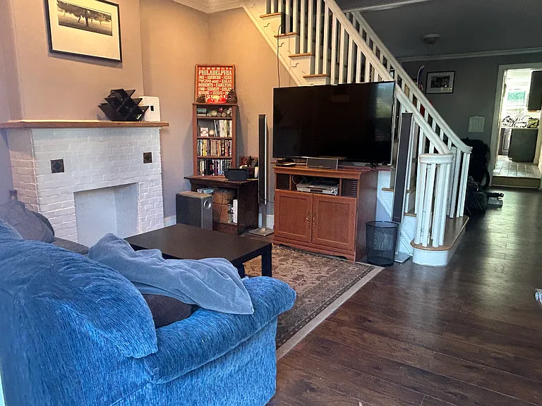 2052 E Boston St — Photo 3