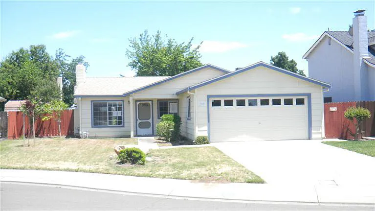 812 Altamont Ct photo 1