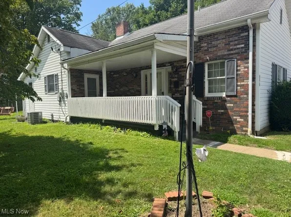 42 15th St, Wellsburg, WV 26070