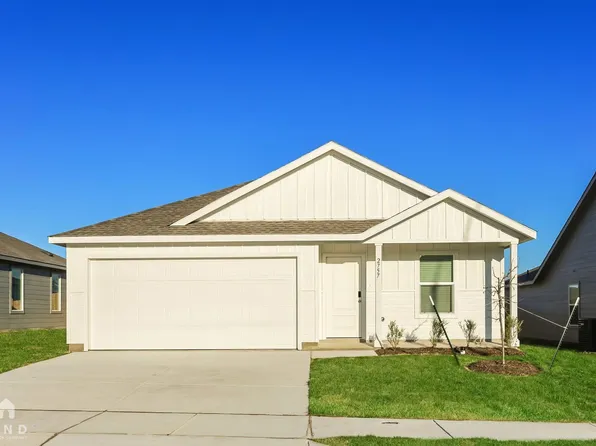 2757 Center Creek Ln, Fort Worth, TX 76108