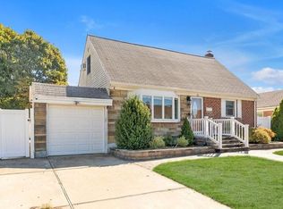 96 Bette Rd, East Meadow, NY 11554