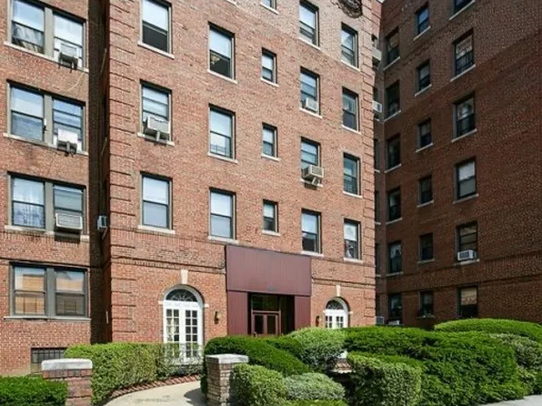 1625 East 13th Street image 1 of 9