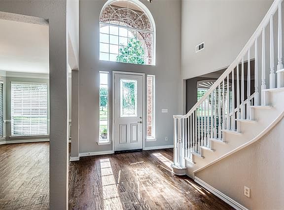 5th image of 6108 Garwood Cir