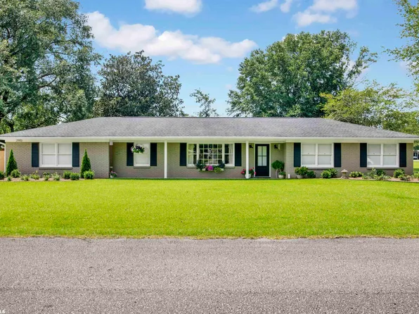 21913 3rd St, Silverhill, AL 36576