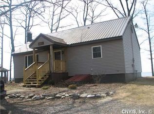 2 S Rainbow Shores Rd, Pulaski, NY 13142