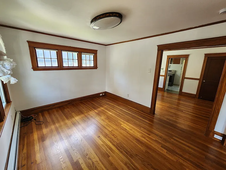 35 Bowker St — Photo 4