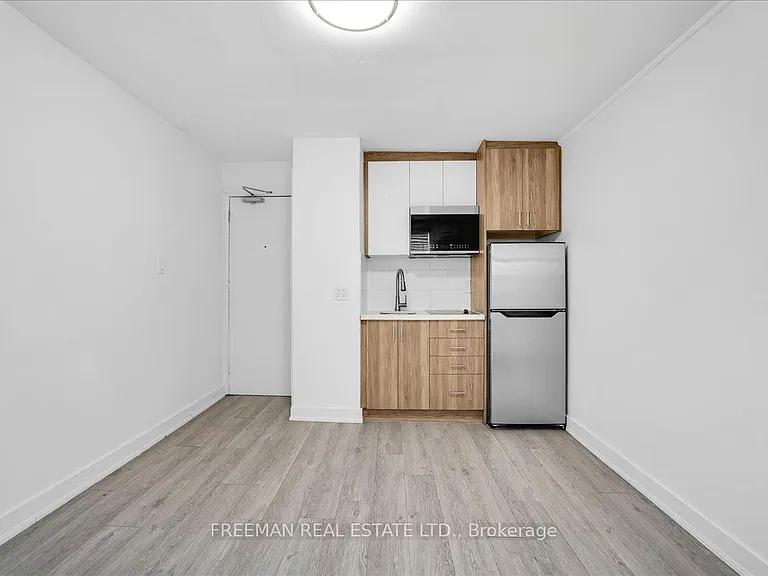 15 Thorburn Ave #204 — Photo 7