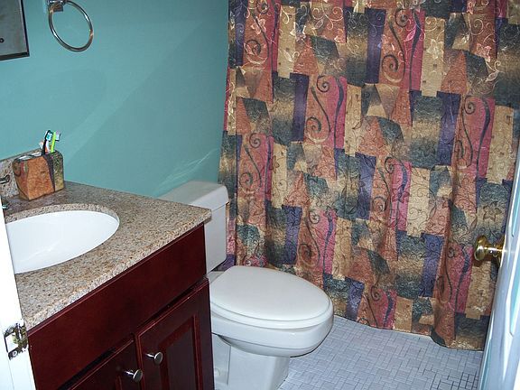 5th image of 230 Willard St Unit 108