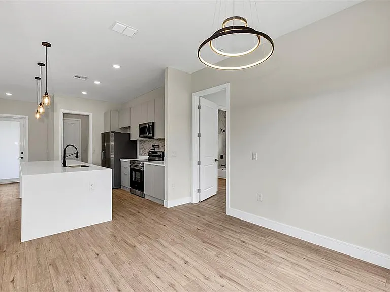 18399 Hillsborough Blvd #18399 — Photo 2