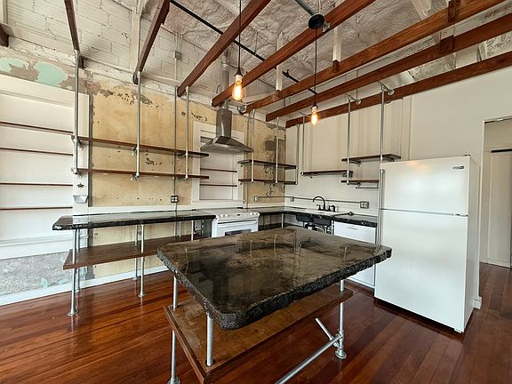 3rd image of 230 N Lbj Dr #101