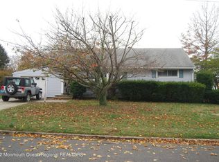 50 Fairview Dr, Middletown, NJ 07748