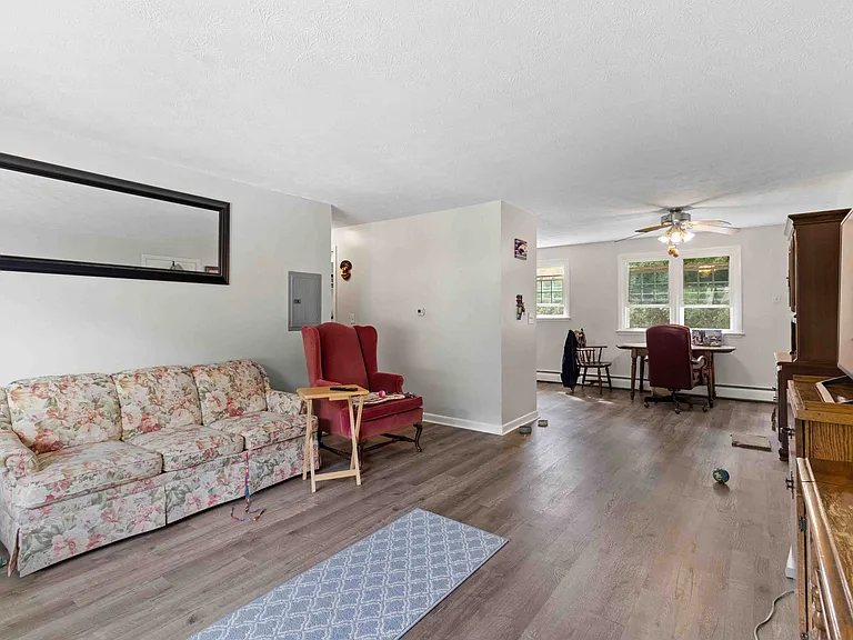 Plymouth Village Apartments — Photo 7