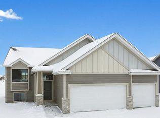 17750 Empire Trl, Lakeville, MN 55044