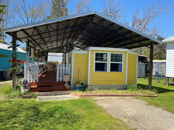 82 Whispering Pines Blvd, Georgetown, GA 39854