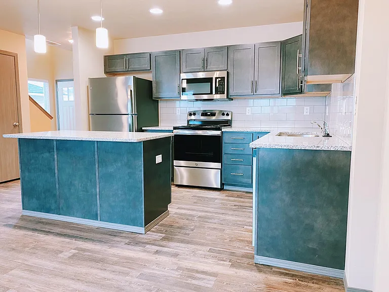 1202 N Bell St — Photo 4