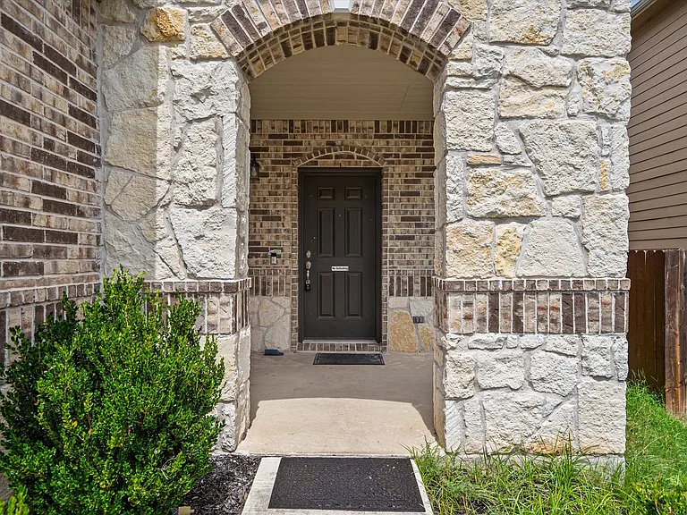 2950 E Old Settlers Blvd #37 — Photo 34