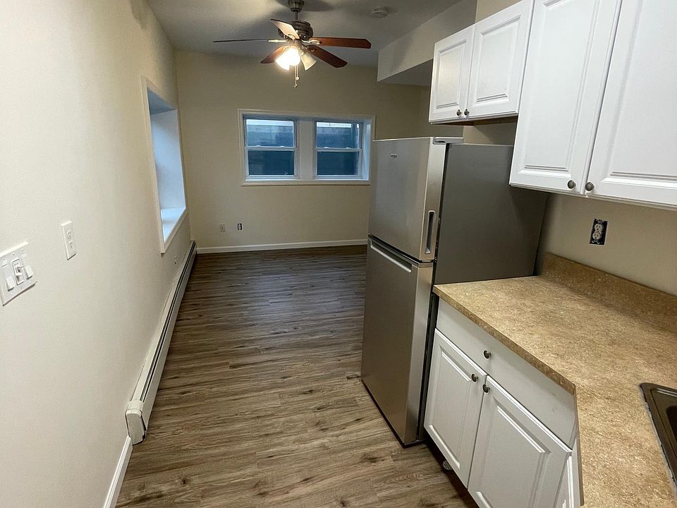 1st image of 9 Cherry Ln