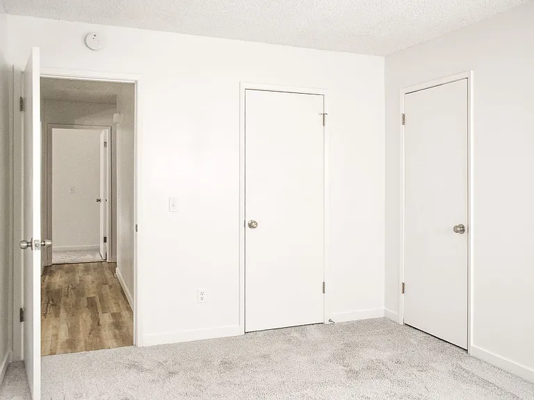 Kathy-Ann Apartments — Photo 19