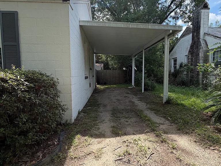 114 Palm Ave — Photo 17
